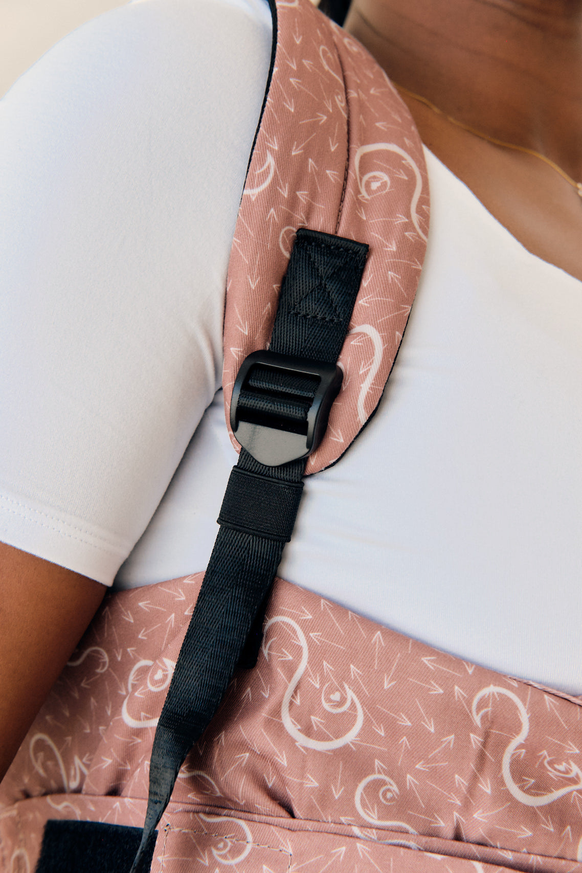 BACKAM BABY CARRIER - STRAP DETAIL